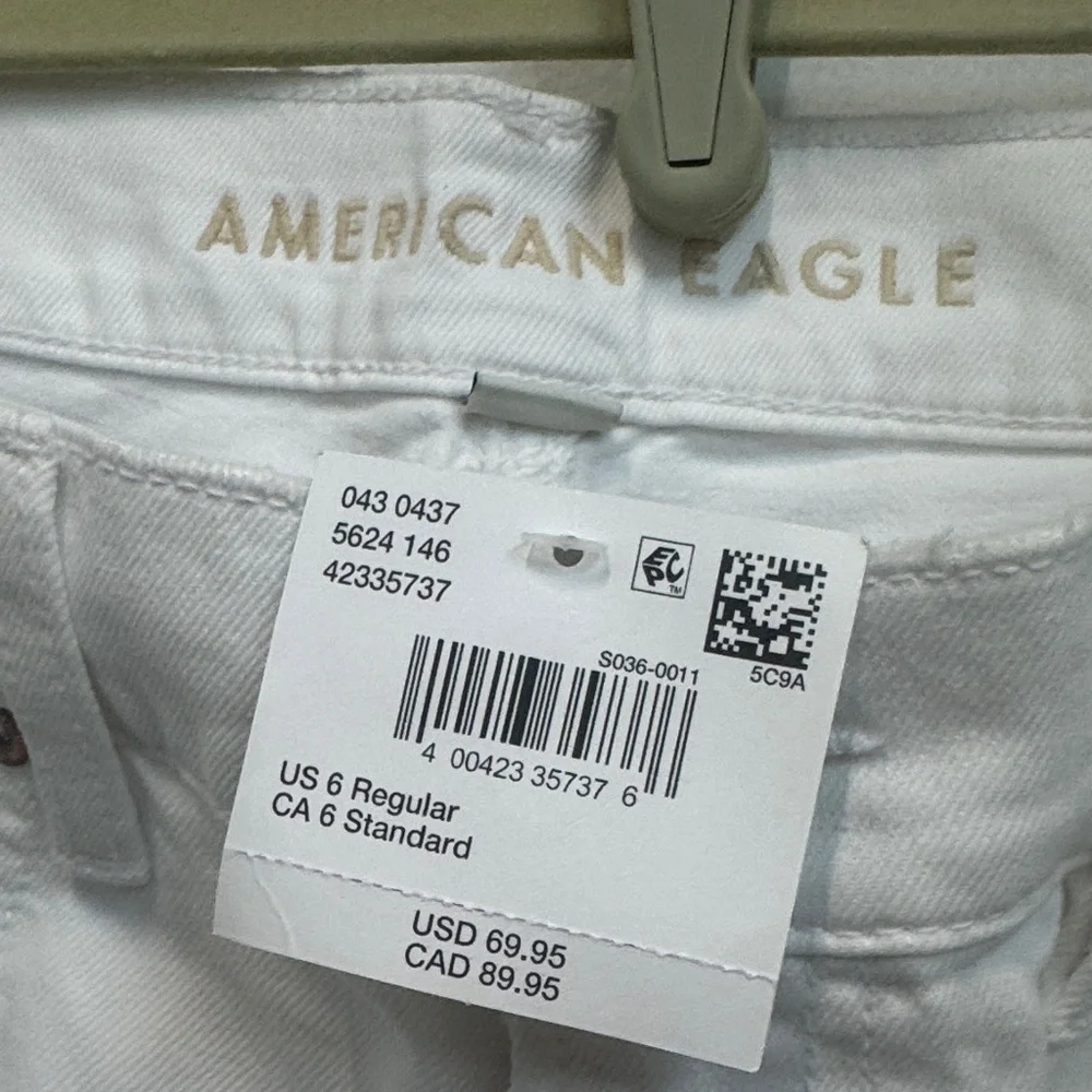 American Eagle Outfitters White Embroidered Floral Jeans